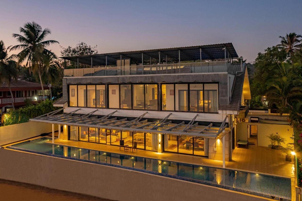 Oceanic Sunsets With River View, Comp Breakfast & Infinity Pool At Stayvista Verem Kültér fotó
